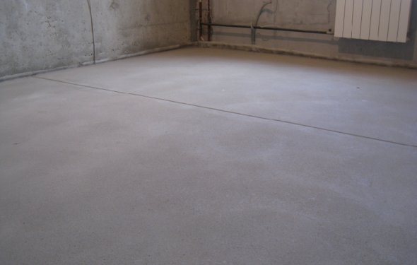 Як вирівняти бетонну підлогу